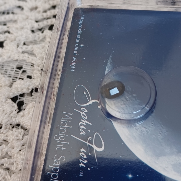 NEW IN PACKAGE APPROXIMATELY  1-CARAT SOPHIA FIORI MIDNIGHT SAPPHIRE OVAL 7X5 mm - Picture 2 of 3